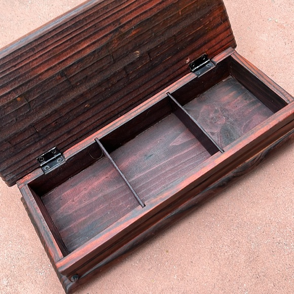 Vintage wood and carved leather dresser jewelry box - Picture 3 of 16